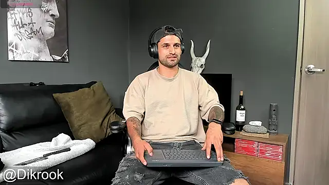 Snapshot of Davevilboy chatting on February 4, 2025, 3:26 pm Davevilboy online show from February 4, 2025, 3:26 pm