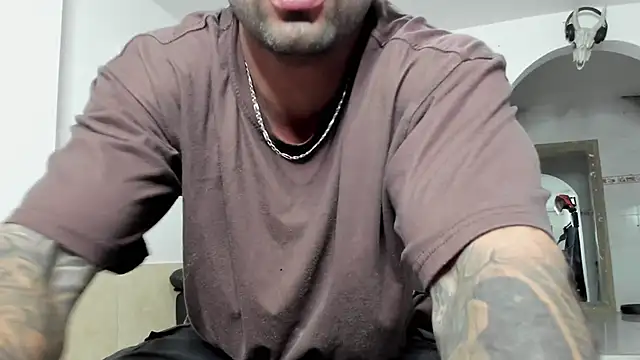 Snapshot of Davevilboy chatting on September 10, 2025, 12:37 pm Davevilboy online show from September 10, 2025, 12:37 pm