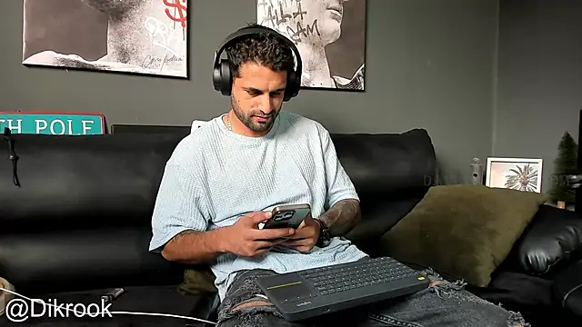 Snapshot of Davevilboy chatting on December 2, 2024, 4:59 pm Davevilboy online show from December 2, 2024, 4:59 pm