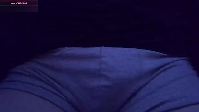 Snapshot of VirtualPear chatting on October 4, 2025, 1:12 pm VirtualPear online show from October 4, 2025, 1:12 pm