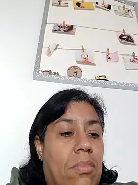 Snapshot of Molly_newman6 chatting on May 2, 2026, 11:48 am Molly newman6 online show from May 2, 2026, 11:48 am