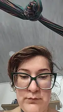 HunnyyLove online show from April 13, 2026, 5:06 pm