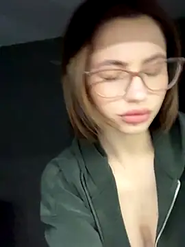 Snapshot of Camilla_Railian chatting on November 2, 2025, 1:32 am Camilla Railian online show from November 2, 2025, 1:32 am