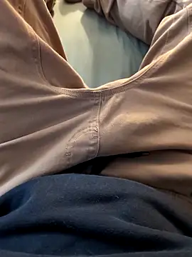 MrandMrsHaze online show from December 17, 2025, 3:50 pm