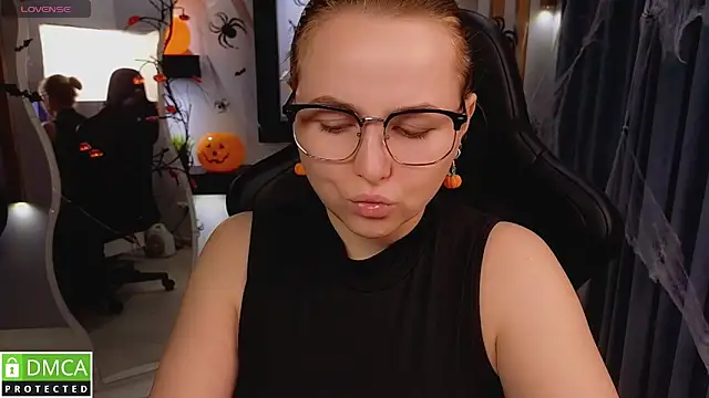 Snapshot of Mira_Mermayd chatting on October 27, 2025, 8:15 am Mira Mermayd online show from October 27, 2025, 8:15 am