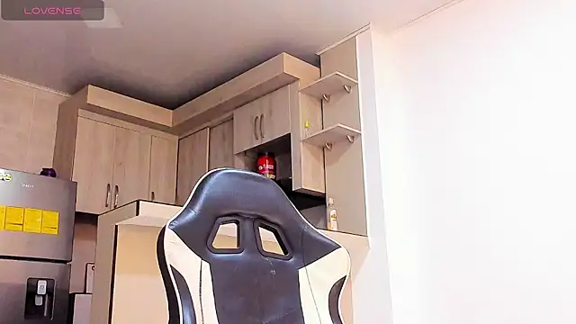 YeremiBrowm online show from October 23, 2025, 8:07 pm