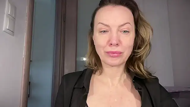 Snapshot of RachellAmazing chatting on April 18, 2026, 6:27 am RachellAmazing online show from April 18, 2026, 6:27 am