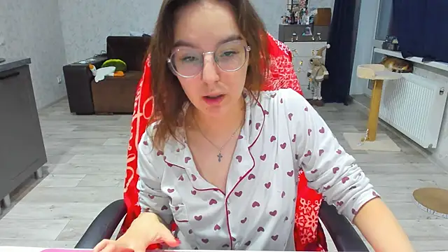 c arina x online show from December 15, 2024, 3:20 pm