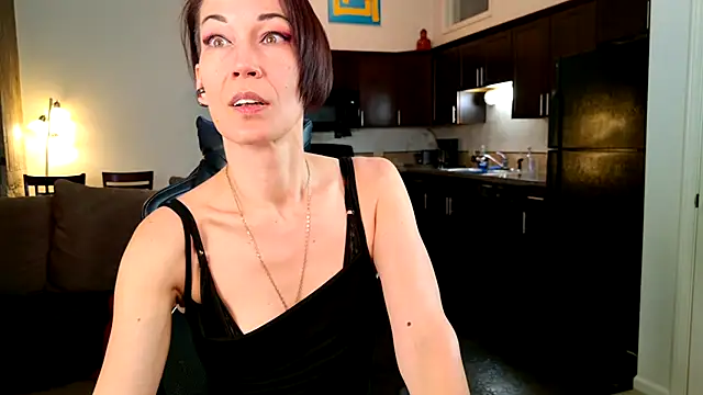 EveEnigma online show from March 4, 2025, 1:17 pm