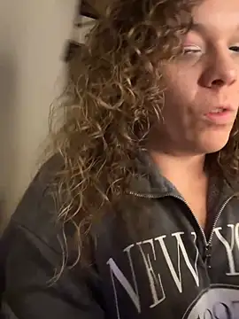 Snapshot of AuroraSummers chatting on November 14, 2025, 1:42 am AuroraSummers online show from November 14, 2025, 1:42 am