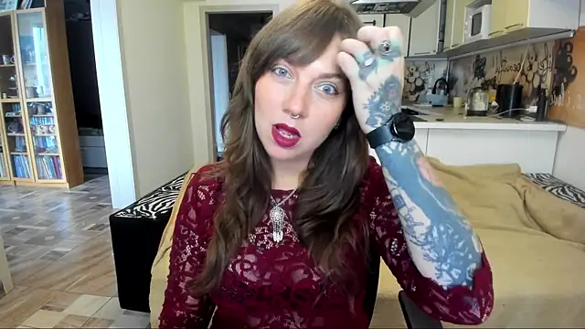 Snapshot of StacyTigerr chatting on October 2, 2025, 8:29 am StacyTigerr online show from October 2, 2025, 8:29 am