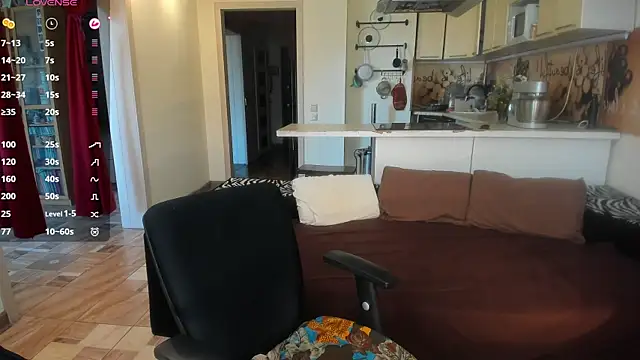 StacyTigerr online show from June 3, 2026, 11:33 am