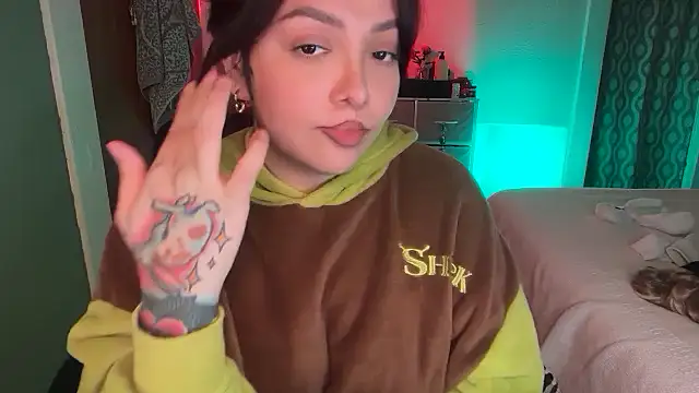 nativepumpkin95 online show from April 4, 2026, 4:08 am