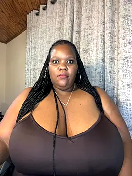 Snapshot of Michyboldy chatting on December 4, 2025, 1:37 am Michyboldy online show from December 4, 2025, 1:37 am