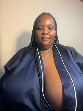 Snapshot of Michyboldy chatting on October 28, 2025, 11:36 pm Michyboldy online show from October 28, 2025, 11:36 pm