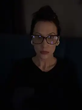 Fiona Kent  online show from February 1, 2026, 2:21 am