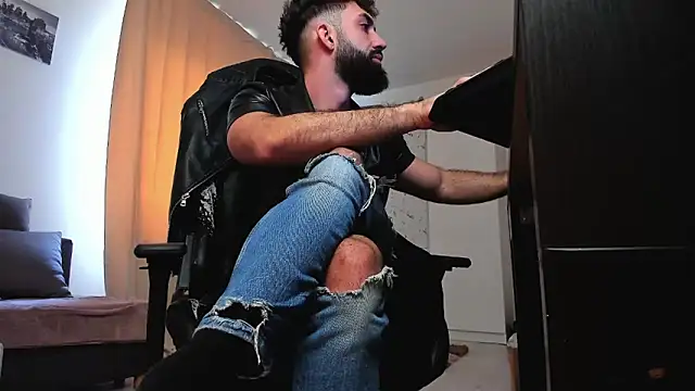 liamaesthetic online show from April 1, 2026, 6:59 am