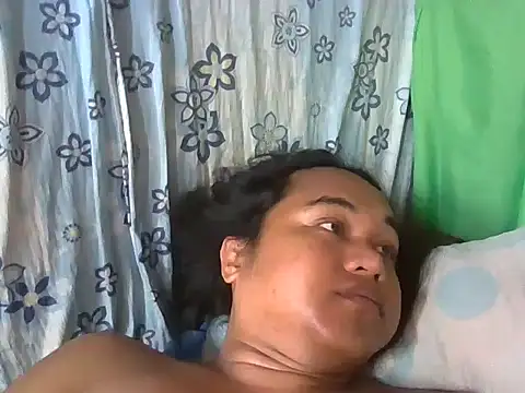 Snapshot of bettina_love chatting on April 17, 2026, 3:42 am bettina love online show from April 17, 2026, 3:42 am