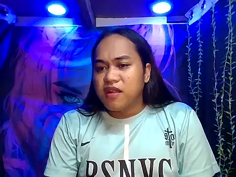 bettina love online show from November 24, 2025, 2:39 pm