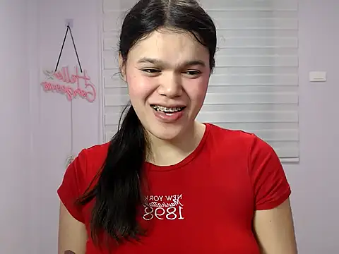 Snapshot of Miss_Ivanawolf chatting on July 6, 2026, 8:10 am Miss Ivanawolf online show from July 6, 2026, 8:10 am