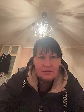 XLindaMilfX online show from October 27, 2025, 3:35 pm