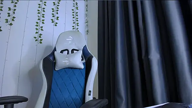 KarlaSim online show from February 16, 2026, 8:46 am