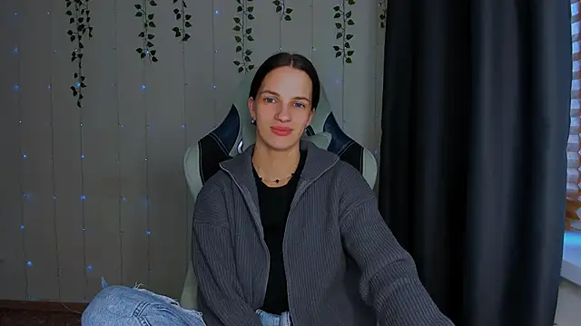 KarlaSim online show from October 15, 2025, 10:34 am