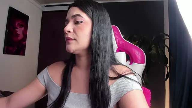 Snapshot of Emilyjhonson_01 chatting on May 31, 2026, 4:24 pm Emilyjhonson 01 online show from May 31, 2026, 4:24 pm