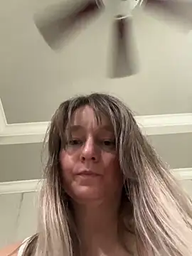 Snapshot of Vivian_MayXxX chatting on March 22, 2025, 8:59 pm Vivian MayXxX online show from March 22, 2025, 8:59 pm