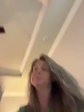 Snapshot of Vivian_MayXxX chatting on November 22, 2025, 10:41 pm Vivian MayXxX online show from November 22, 2025, 10:41 pm