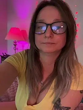 Snapshot of Vivian_MayXxX chatting on February 22, 2025, 8:31 pm Vivian MayXxX online show from February 22, 2025, 8:31 pm