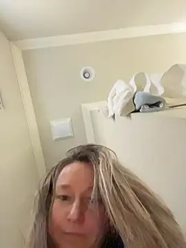 Snapshot of Vivian_MayXxX chatting on November 23, 2025, 7:57 pm Vivian MayXxX online show from November 23, 2025, 7:57 pm