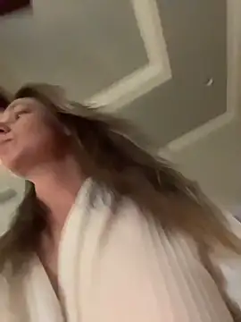 Snapshot of Vivian_MayXxX chatting on November 21, 2025, 8:52 pm Vivian MayXxX online show from November 21, 2025, 8:52 pm