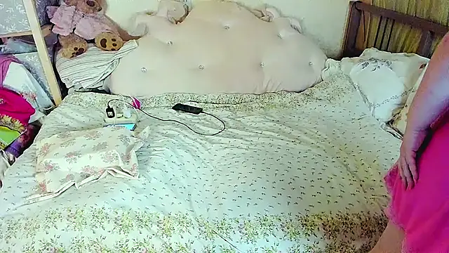 BustyDonnaSexyy online show from October 17, 2025, 6:53 pm