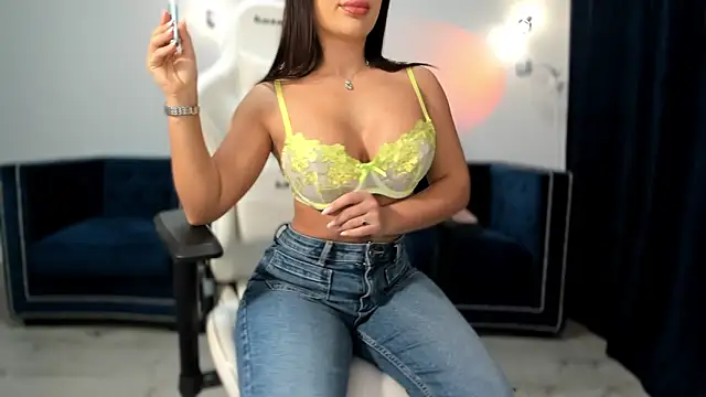 Snapshot of _missperfection_ chatting on May 8, 2026, 1:42 am missperfection online show from May 8, 2026, 1:42 am