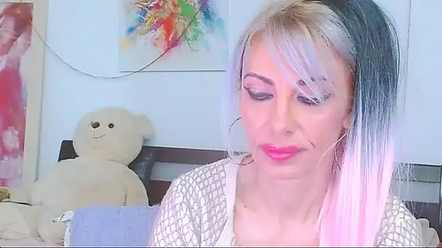 Snapshot of HoneyLara chatting on March 15, 2026, 8:38 pm HoneyLara online show from March 15, 2026, 8:38 pm