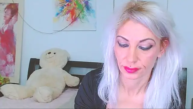 Snapshot of HoneyLara chatting on February 5, 2026, 1:12 am HoneyLara online show from February 5, 2026, 1:12 am