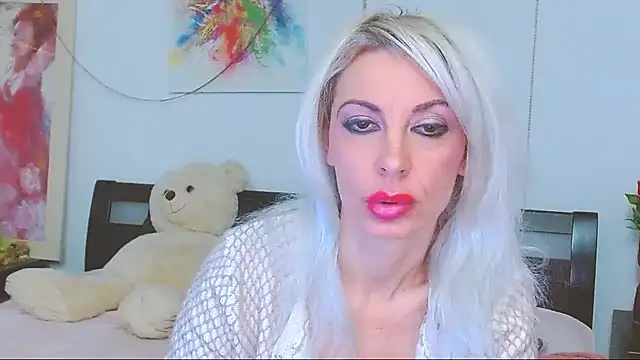 Snapshot of HoneyLara chatting on January 8, 2026, 11:55 pm HoneyLara online show from January 8, 2026, 11:55 pm