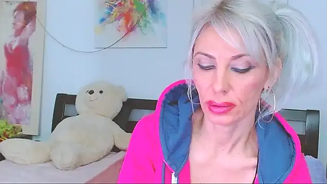 Snapshot of HoneyLara chatting on December 20, 2025, 7:06 pm HoneyLara online show from December 20, 2025, 7:06 pm