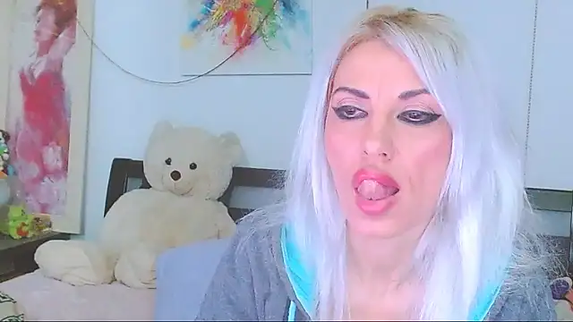 Snapshot of HoneyLara chatting on March 6, 2026, 8:04 pm HoneyLara online show from March 6, 2026, 8:04 pm