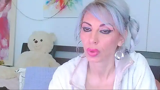 Snapshot of HoneyLara chatting on March 11, 2026, 10:04 pm HoneyLara online show from March 11, 2026, 10:04 pm