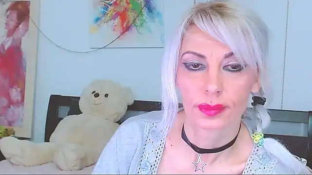 Snapshot of HoneyLara chatting on February 7, 2026, 1:02 am HoneyLara online show from February 7, 2026, 1:02 am