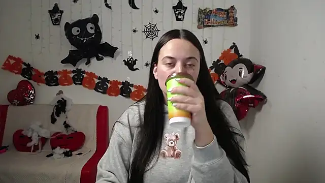 Snapshot of MilanaPrice chatting on October 30, 2025, 7:00 pm MilanaPrice online show from October 30, 2025, 7:00 pm