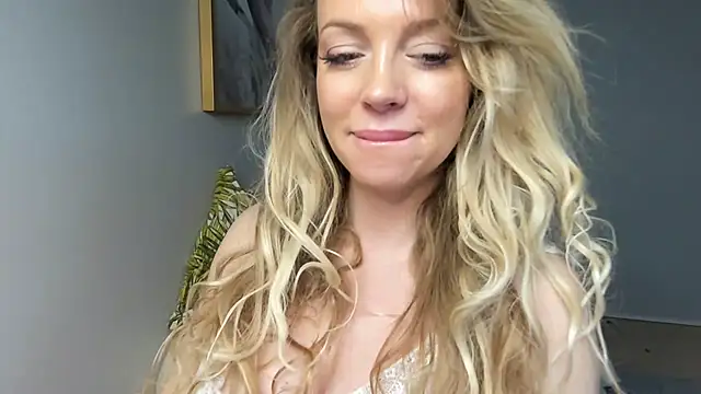 Snapshot of BelieveinEmliy chatting on December 30, 2024, 11:48 am BelieveinEmliy online show from December 30, 2024, 11:48 am