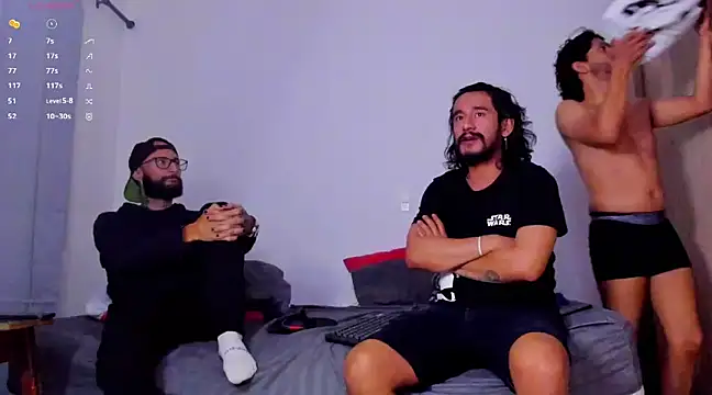 Snapshot of Cloudy_pigDude chatting on February 16, 2025, 3:15 am Cloudy pigDude online show from February 16, 2025, 3:15 am