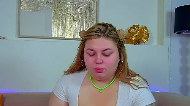 Snapshot of LillianKim chatting on November 17, 2025, 6:50 am LillianKim online show from November 17, 2025, 6:50 am