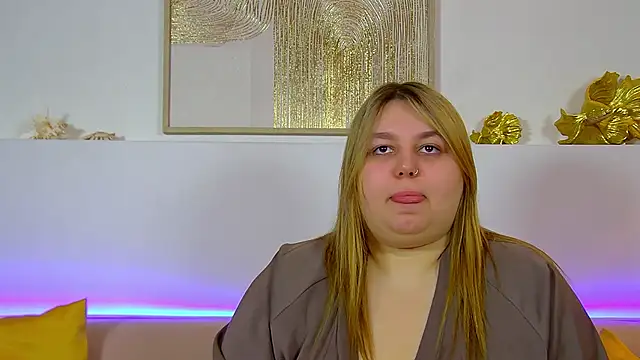 LillianKim online show from February 2, 2026, 6:18 pm