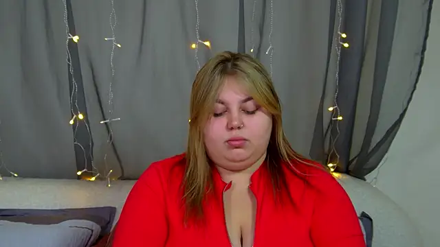 Snapshot of LillianKim chatting on November 13, 2025, 6:56 pm LillianKim online show from November 13, 2025, 6:56 pm