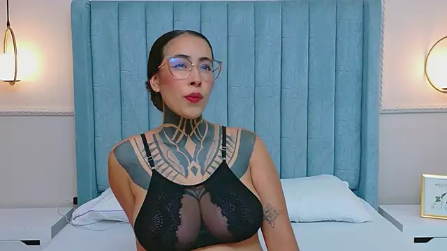 NicoleBlum online show from May 14, 2026, 7:33 pm