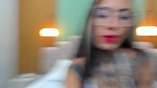 NicoleBlum online show from February 13, 2025, 1:48 pm